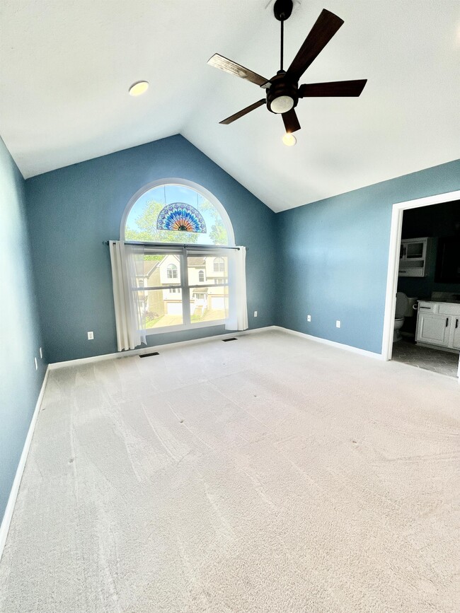 Building Photo - 229 Palisades Dr