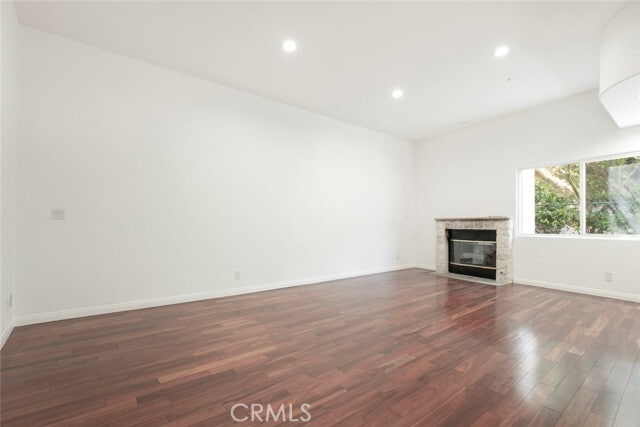 Building Photo - 2644 E Chevy Chase Dr