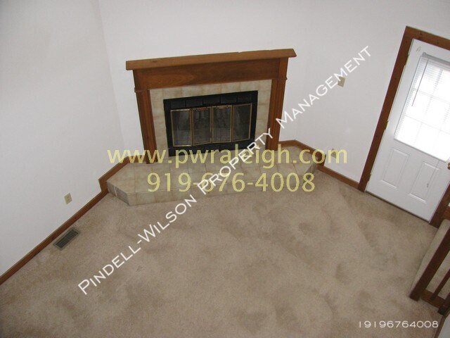 Building Photo - Top of the Pines Spacious Townhome