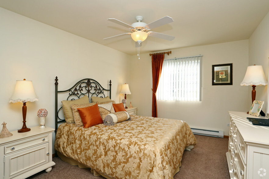 1br-Bedroom - Willow Brooke Apts.