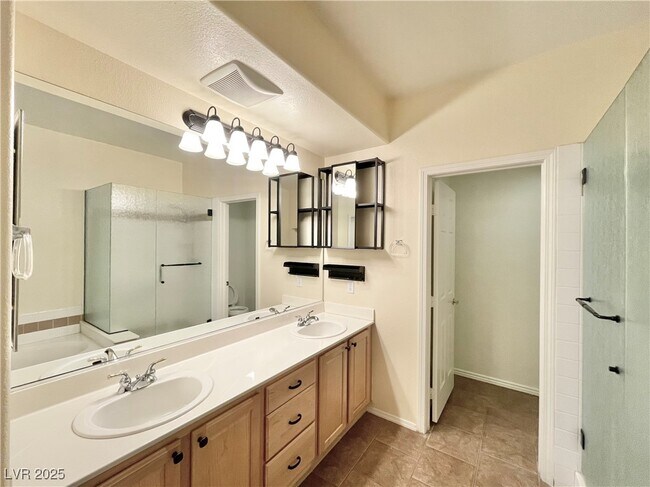 Building Photo - 10820 Amber Ridge Dr