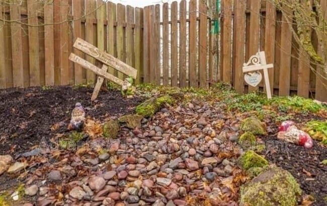 Building Photo - 3122 30th Ave SE