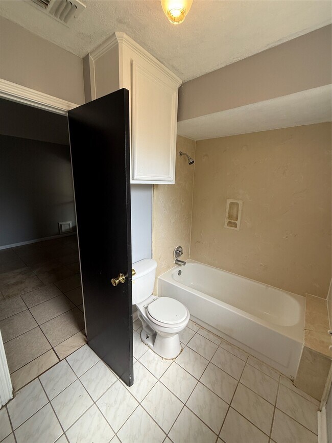 Building Photo - 11611 Stone Bridge Dr