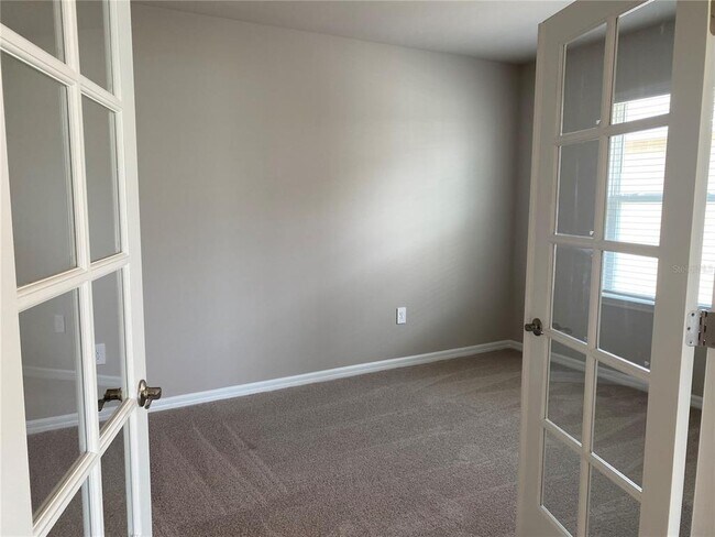 Building Photo - 16070 Bridle Rdg St