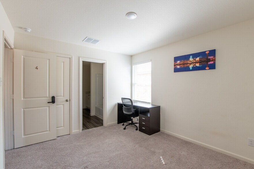 Bedroom 5 - 14141 Emeric St