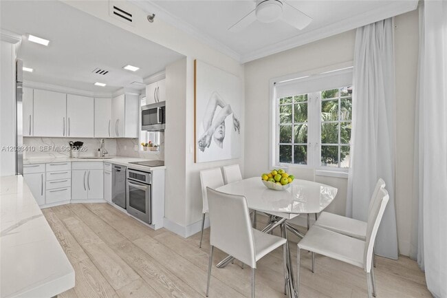 Building Photo - 19122 Fisher Island Dr