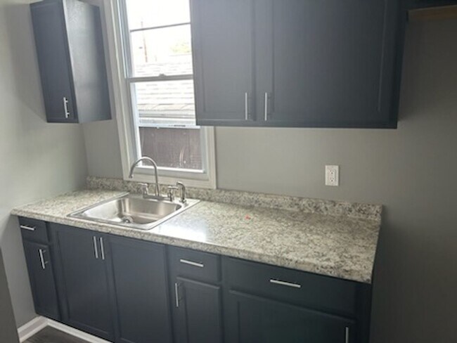 Building Photo - Fully Rehabbed 4 bedroom home for rent