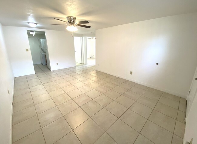 Building Photo - 908 SW 6th Ave