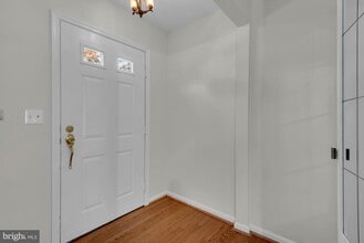 Building Photo - 6 Janwall Ct