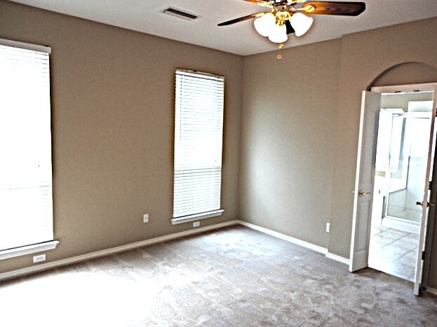 Building Photo - 10613 Big Oak Dr