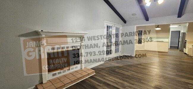 Building Photo - 211 Plantation Rd