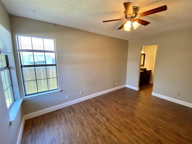 Building Photo - 1013 Hyridge St