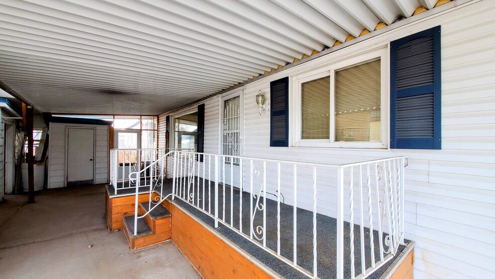 Building Photo - 521 Albatross Dr