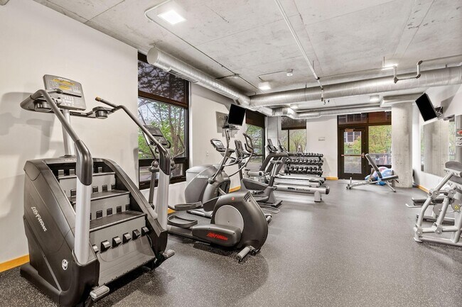 Building Photo - 720 N 4th St