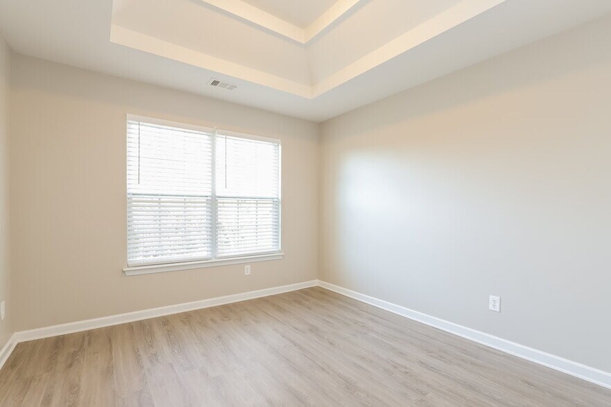 Building Photo - 675 Moonlight Way
