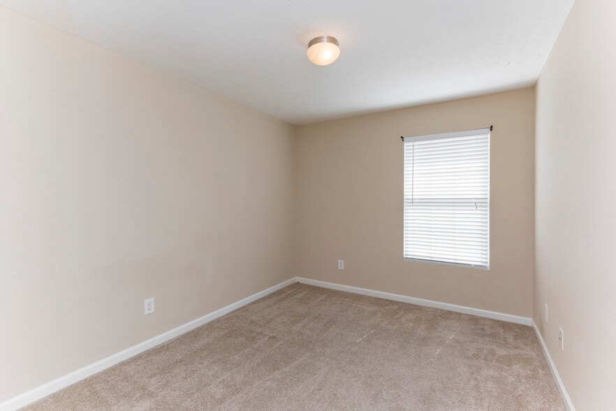 2nd bedroom - 8725 Ambonnay Dr