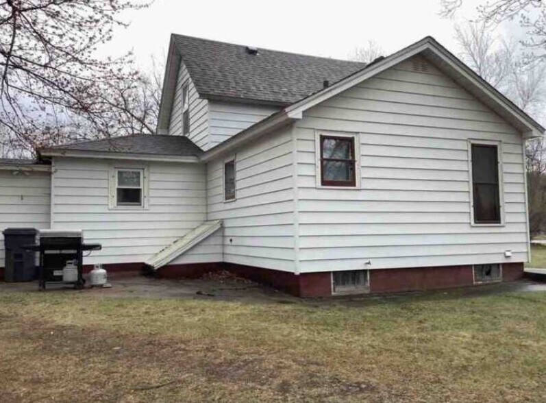 Building Photo - 517 3rd Ave E