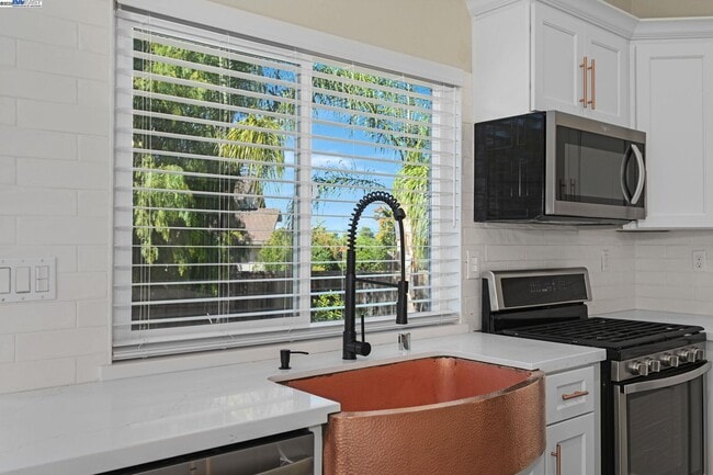 Building Photo - 2270 Bromfield Ct