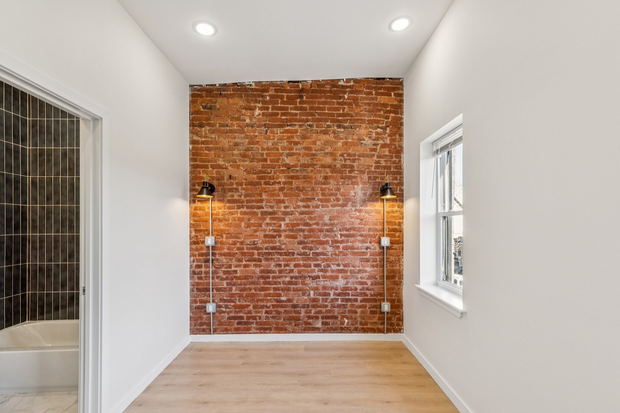 Front bedroom - 1342 S Stanley St