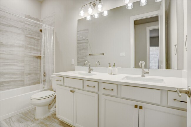 Building Photo - 1619 Chisos Bnd