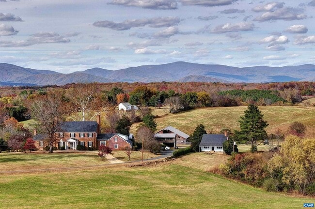 Building Photo - 2929 Green Meadows Ln