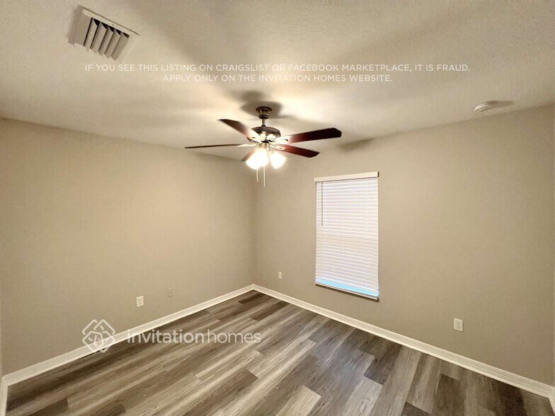 Building Photo - 2058 SW Quarry St