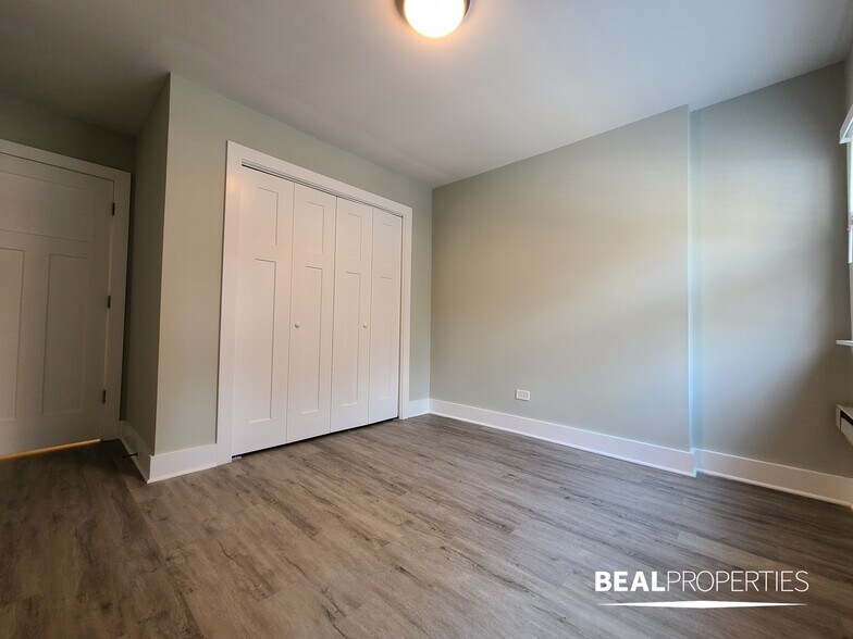 Building Photo - 1435 N Dearborn St