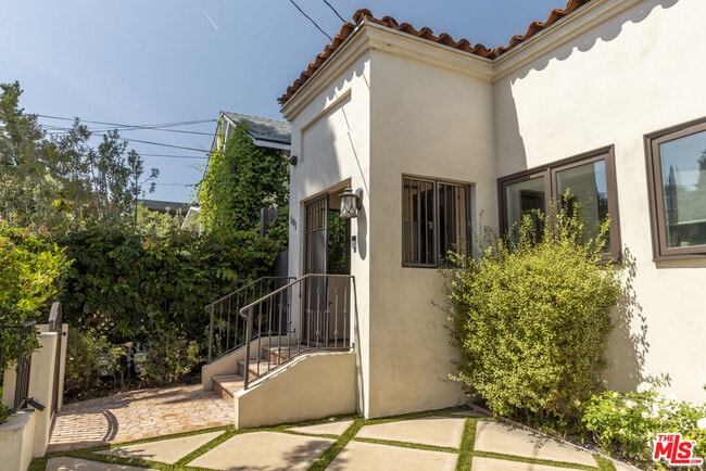 Building Photo - 501 Pier Ave