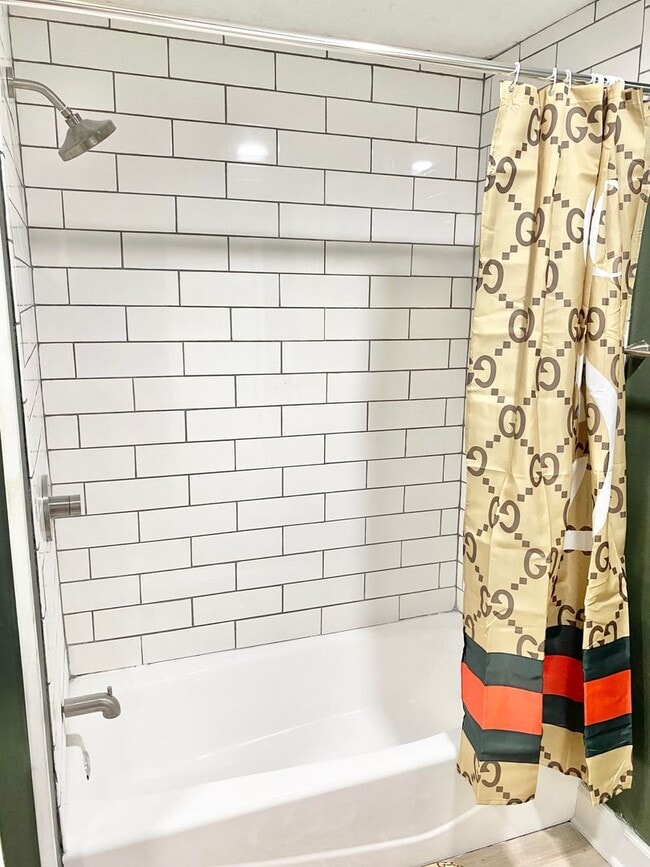 Building Photo - 3BR/1BA Home-Sweet-Home