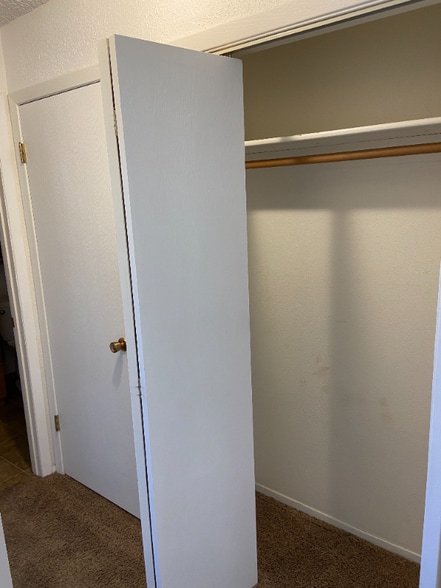 Building Photo - 718 Darby St