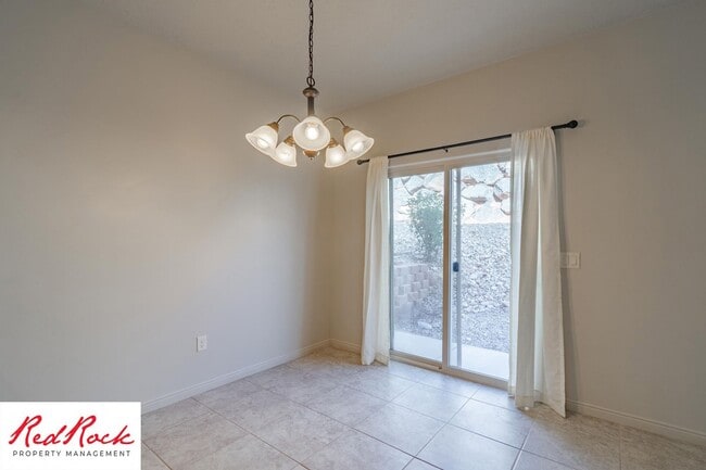 Building Photo - 3 Bedroom Townhome in Buena Vista Community