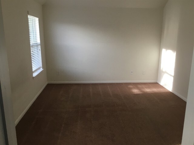 Building Photo - 22371 Queenbury Hills Dr