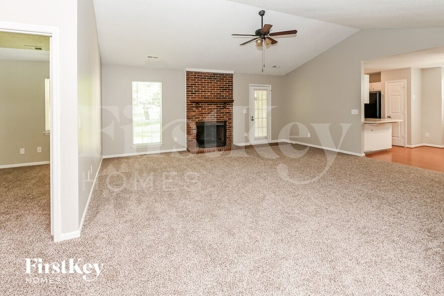 Building Photo - 2501 Oak Leigh Dr