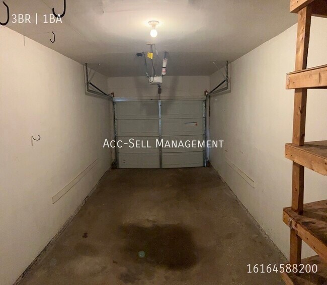 Building Photo - 6450 Bella Vista Dr NE