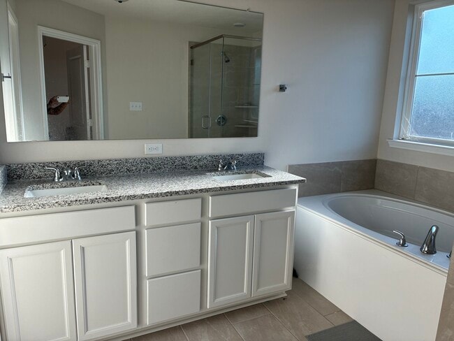 Building Photo - 6208 Rockford Dr