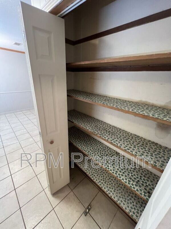 Building Photo - 8823 Cefalu Dr