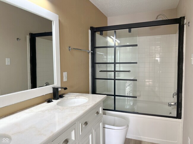 Building Photo - 14243 Holly Berry Cir