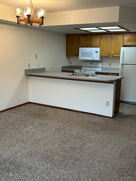 Building Photo - 403 Forest Edge Ln