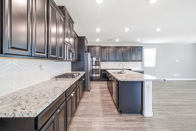 Building Photo - 4-Bedroom Two-Story Home with Mountain Views & Resort-Style Amenities