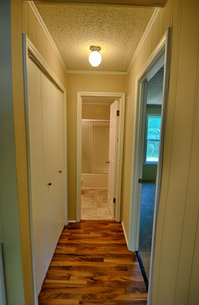 Building Photo - 106 Forsyth Dr