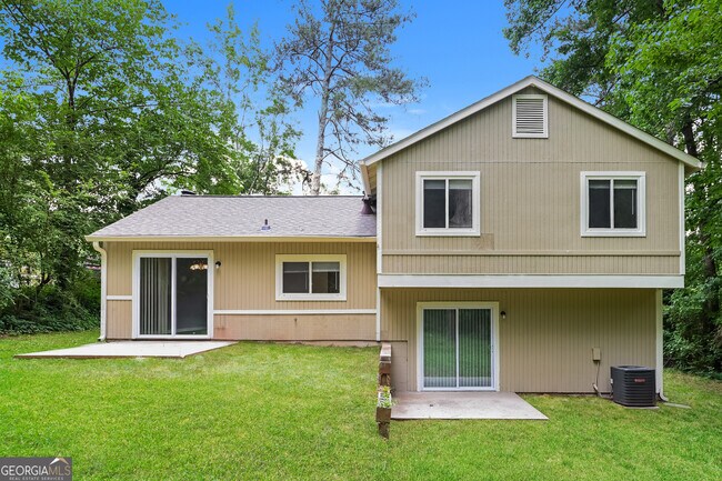 Building Photo - 3865 Scarsborough Dr SW