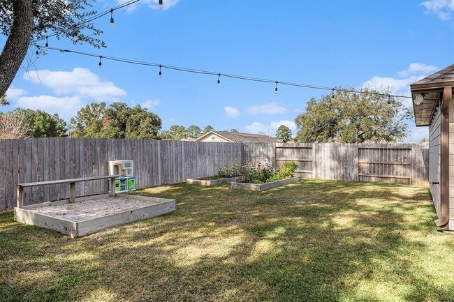 Building Photo - 903 Acorn Trail Pl