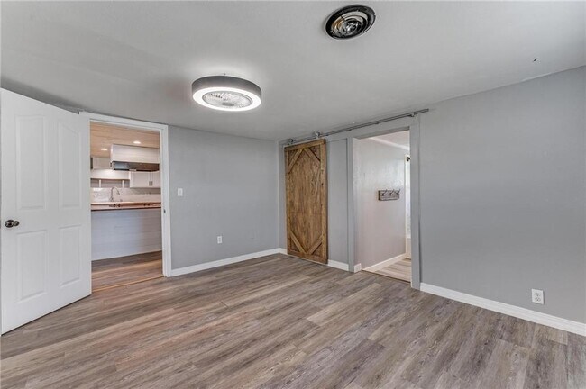 Building Photo - 301 Melton Dr