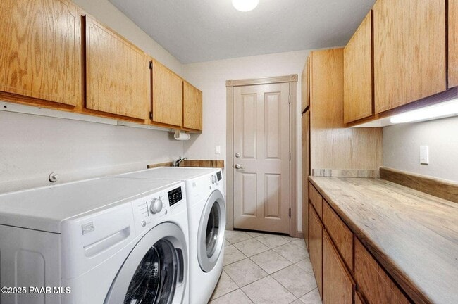 Building Photo - 1480 Cougar Trail