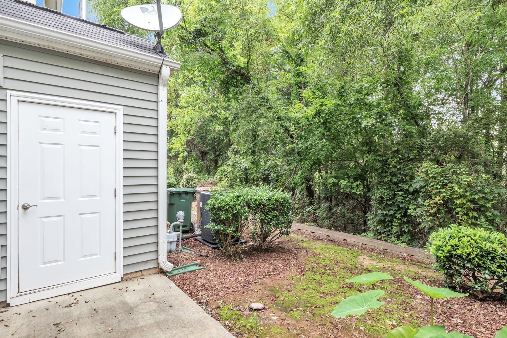 Building Photo - 255 Hampshire Downs Dr