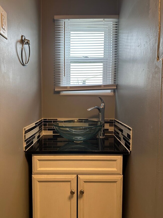 Building Photo - Your Yorktown Home Base | Love Coming Home