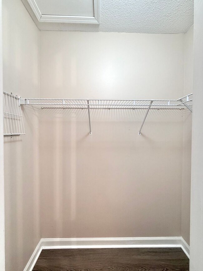 Building Photo - 1215 Marla Dr