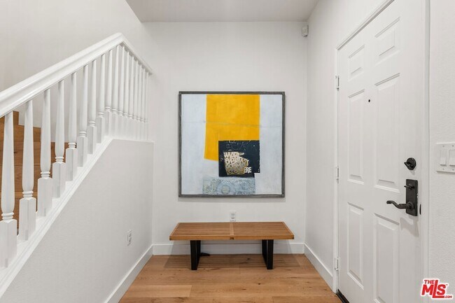 Building Photo - 6020 S Seabluff Dr