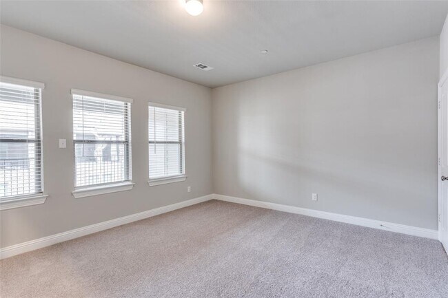 Building Photo - 4238 Shavano Dr