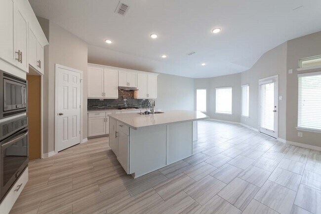 Building Photo - 22138 Grand Mist Dr